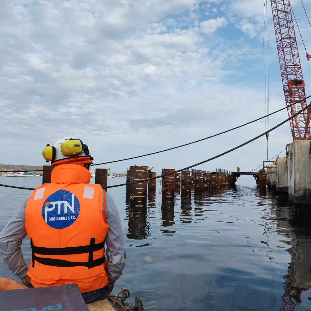 Personal de PTN en infraestructura portuaria